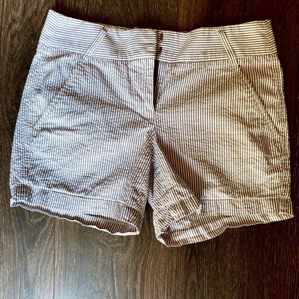 J Crew Shorts Size 00 Gray and White Stripe